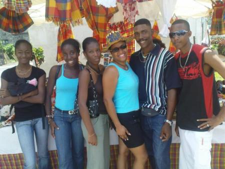 M_@_R_C_H_@_N_D_E  SAINT PIERRE
